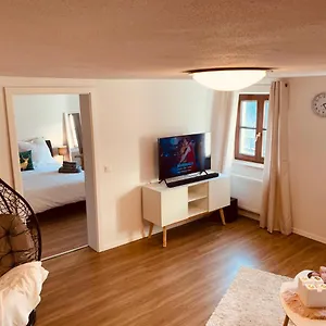 cozy-modern-netflix-wohnung-mit-blick-ins-grne.com-bavaria.com/